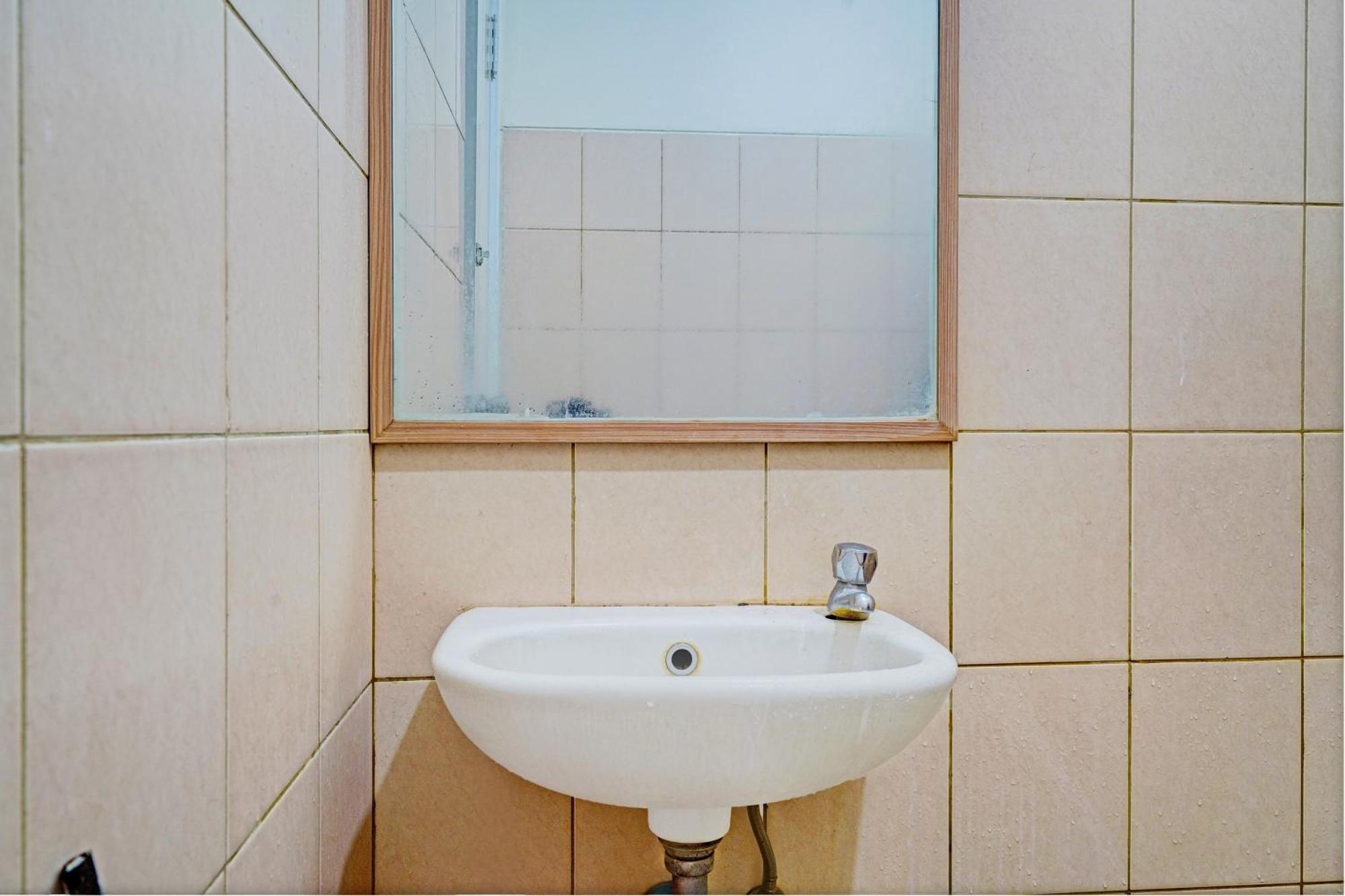 Oyo Life 93170 Apartement Gateway Cicadas By Mr Pro Bandung Ngoại thất bức ảnh